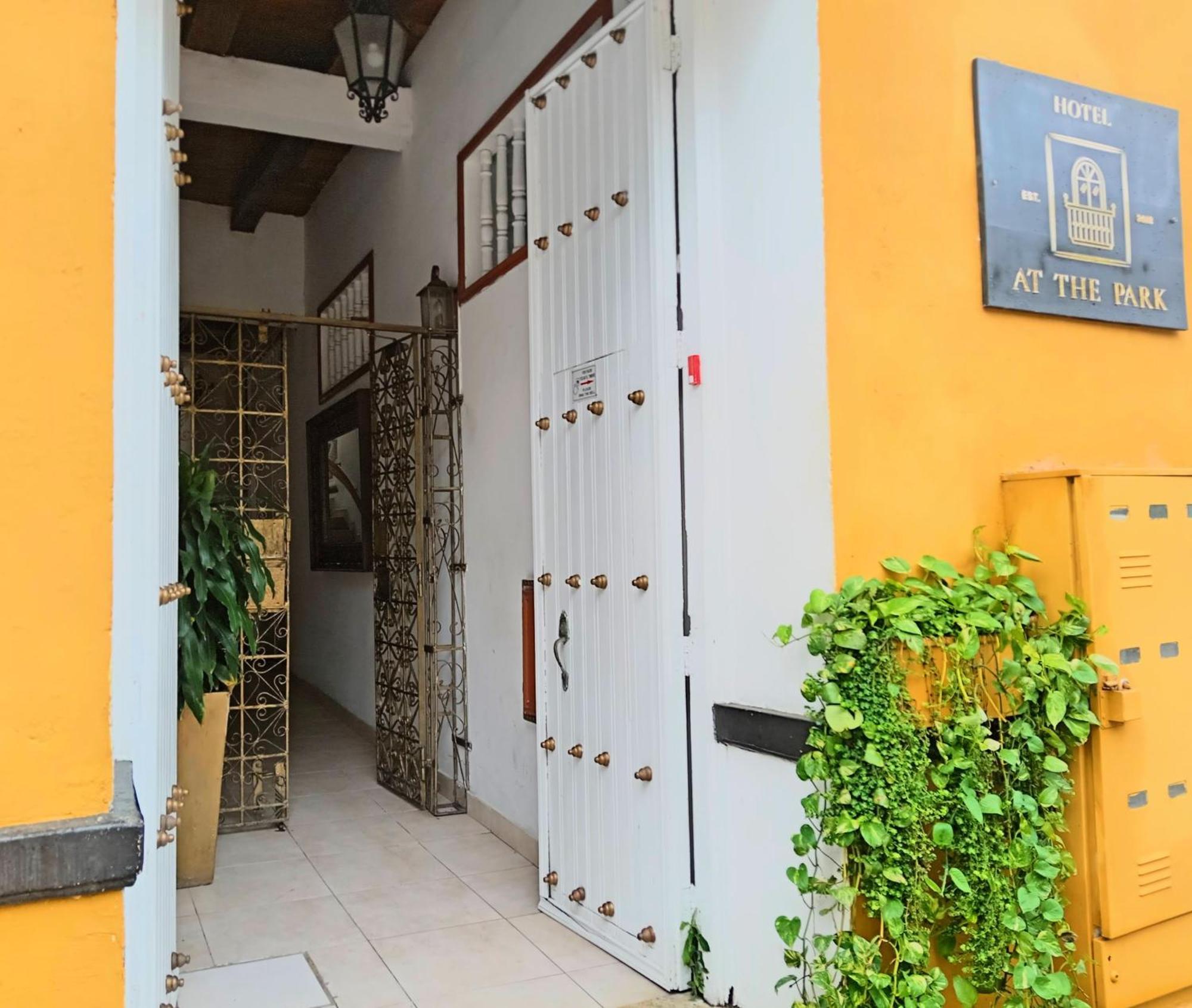 Hotel At The Park Cartagena