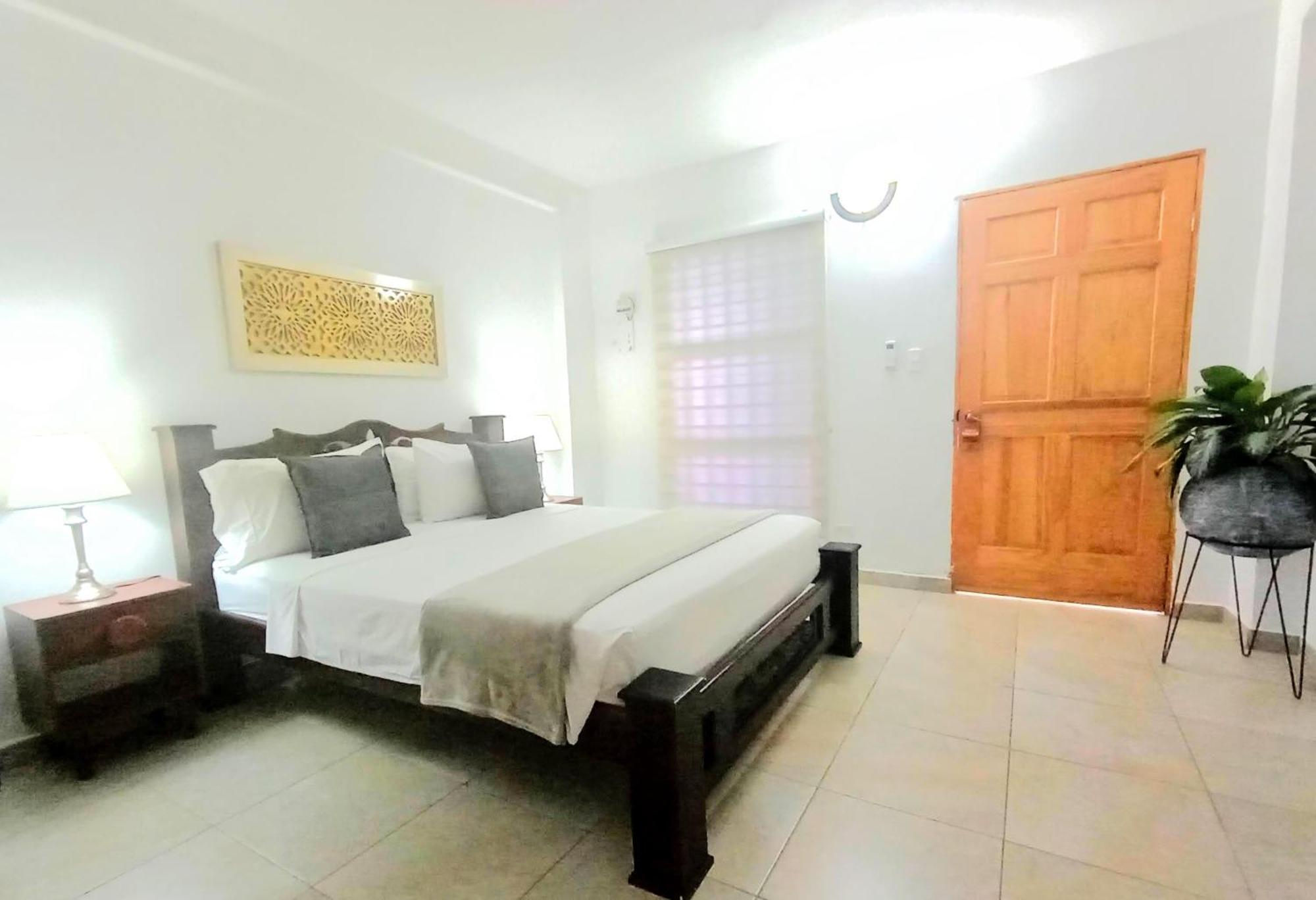 Hotel At The Park 3*