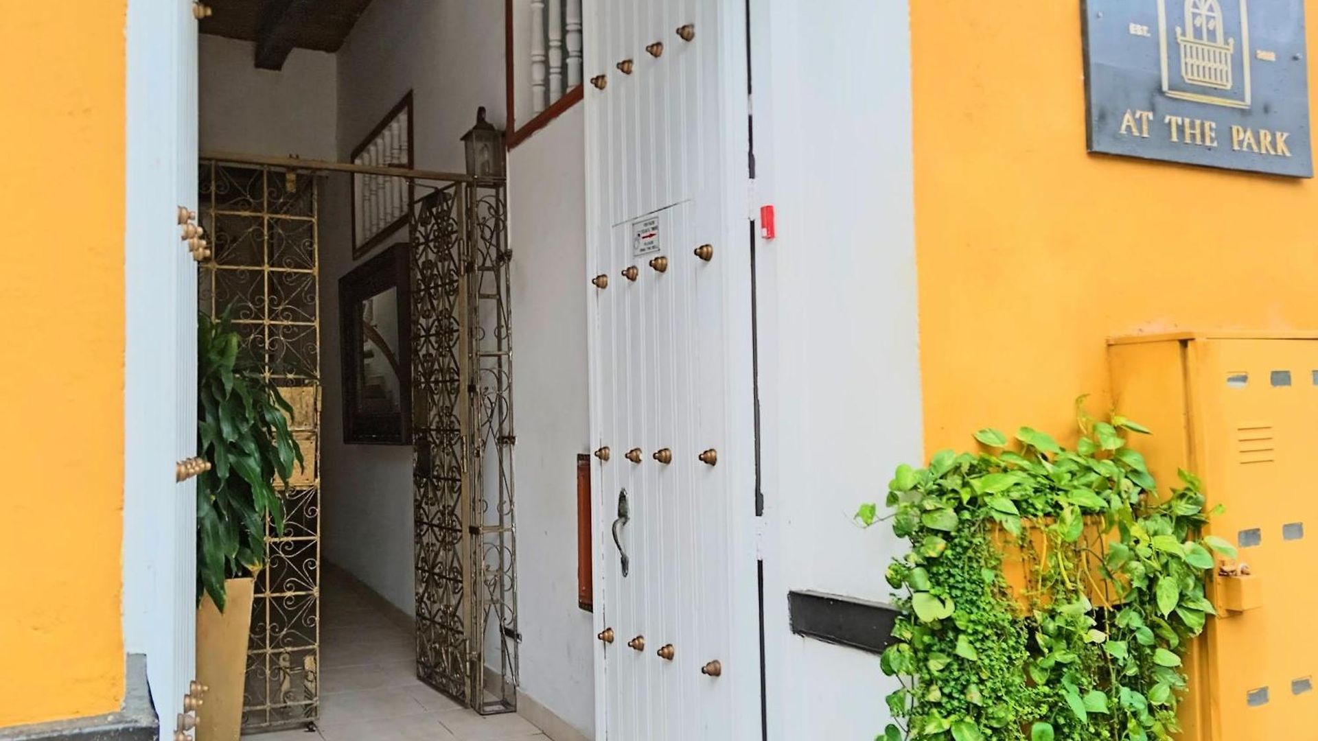 Hotel At The Park Cartagena