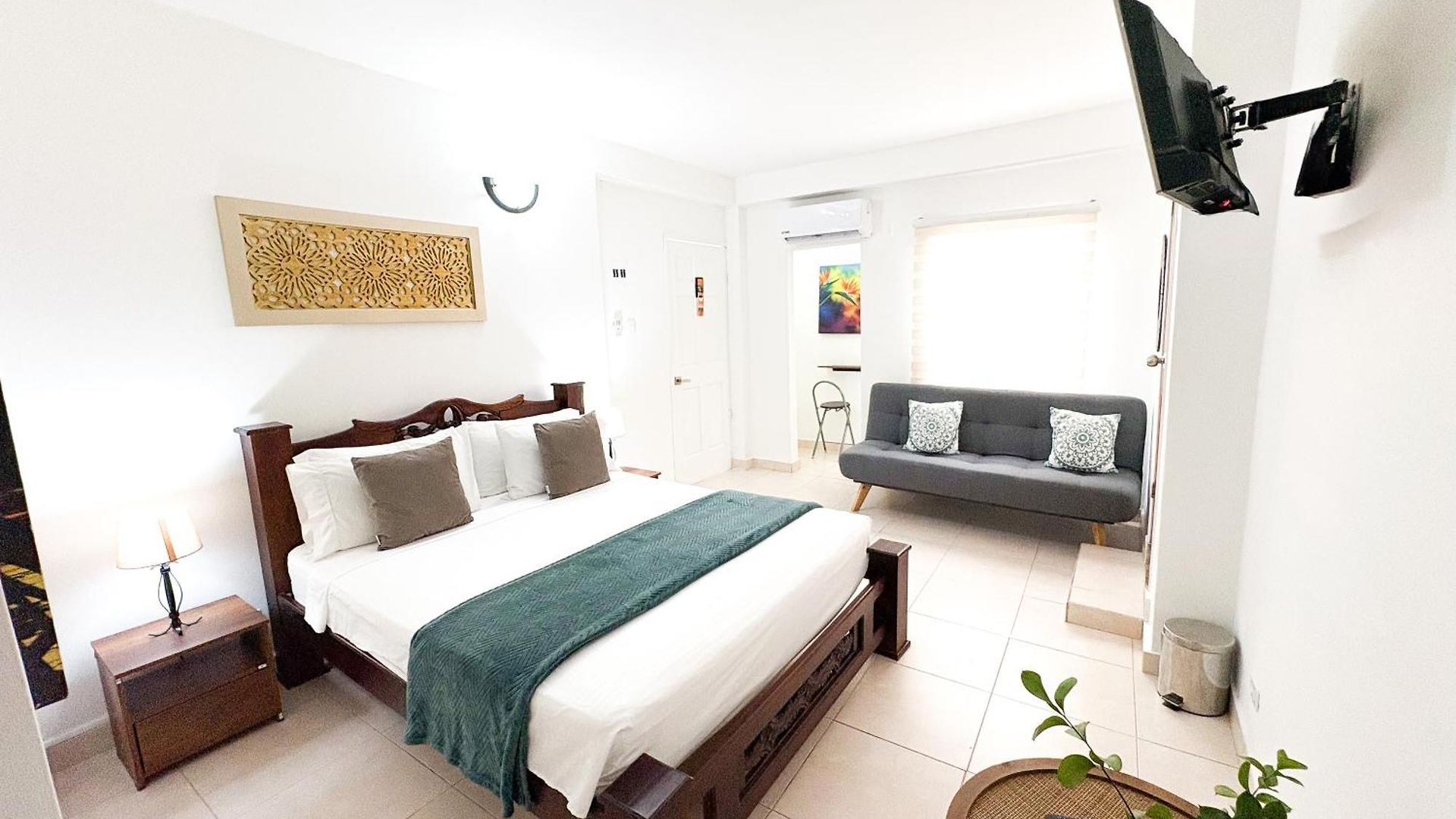 Hotel At The Park 3*