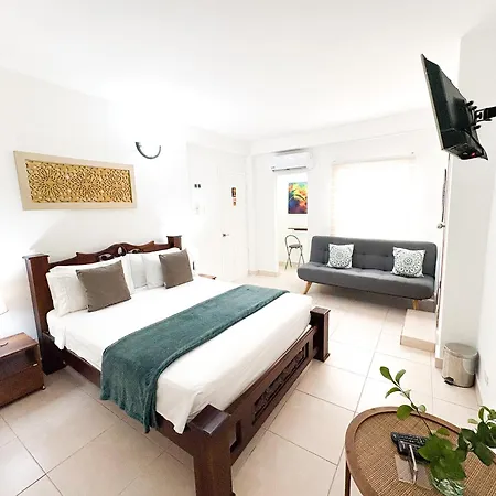 Hotel At The Park 3*
