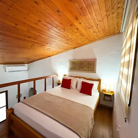 Hotel At The Park 3*
