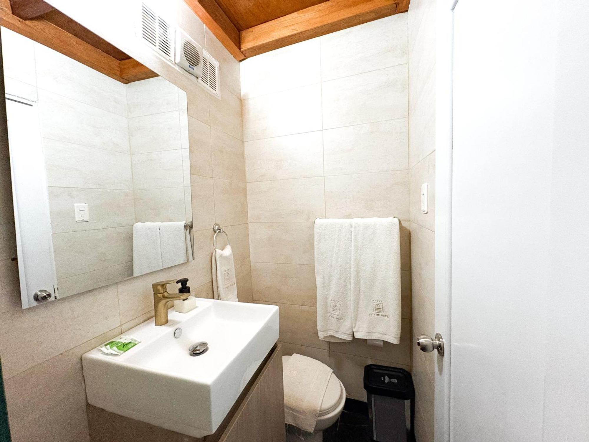 Hotel At The Park 3*