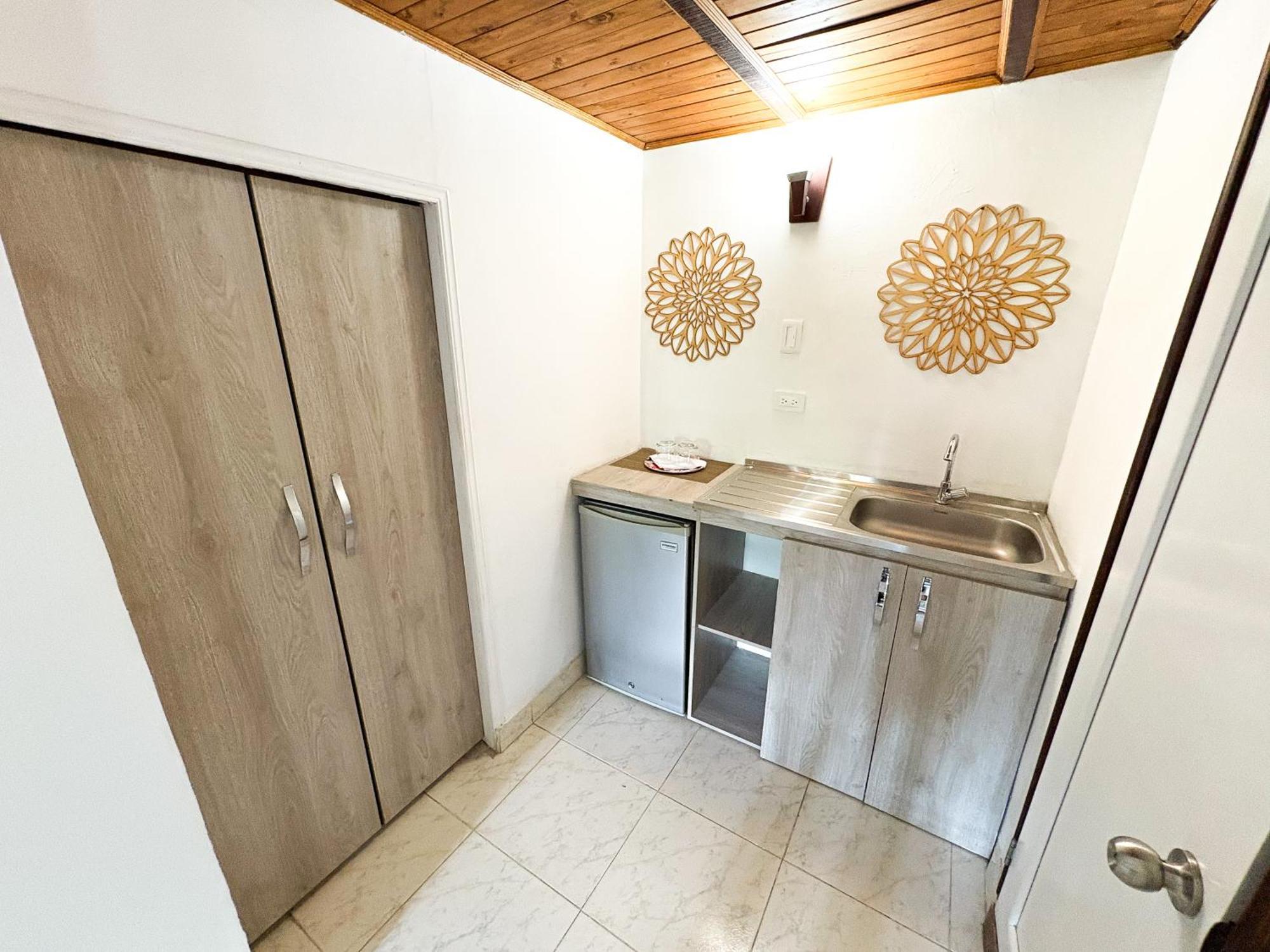 Hotel At The Park 3*