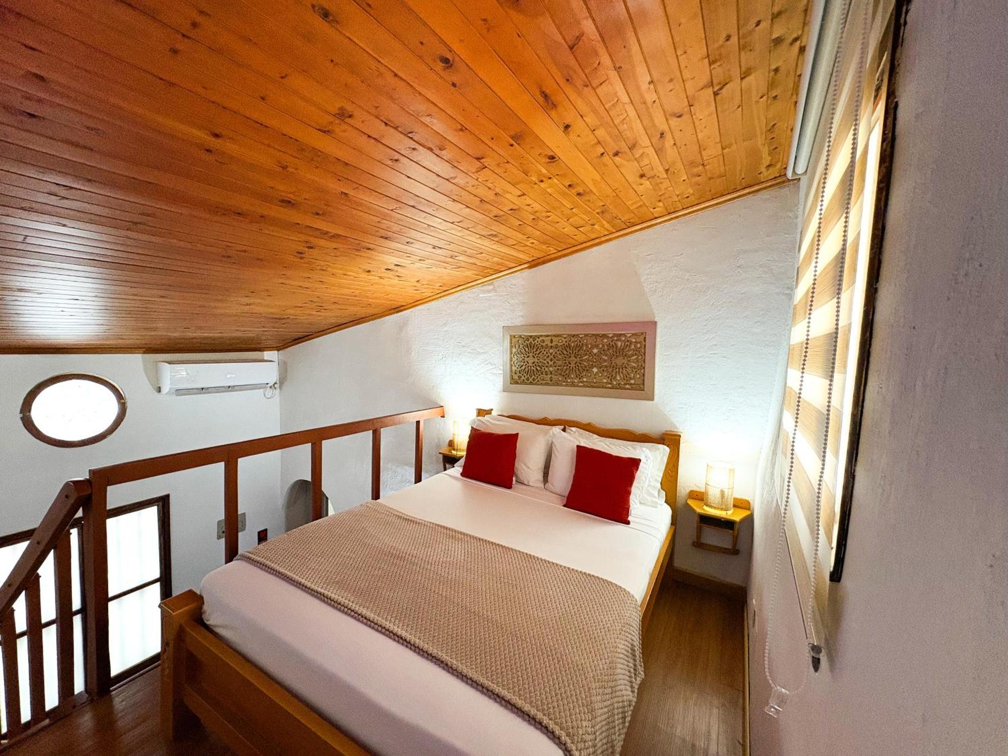 Hotel At The Park 3*